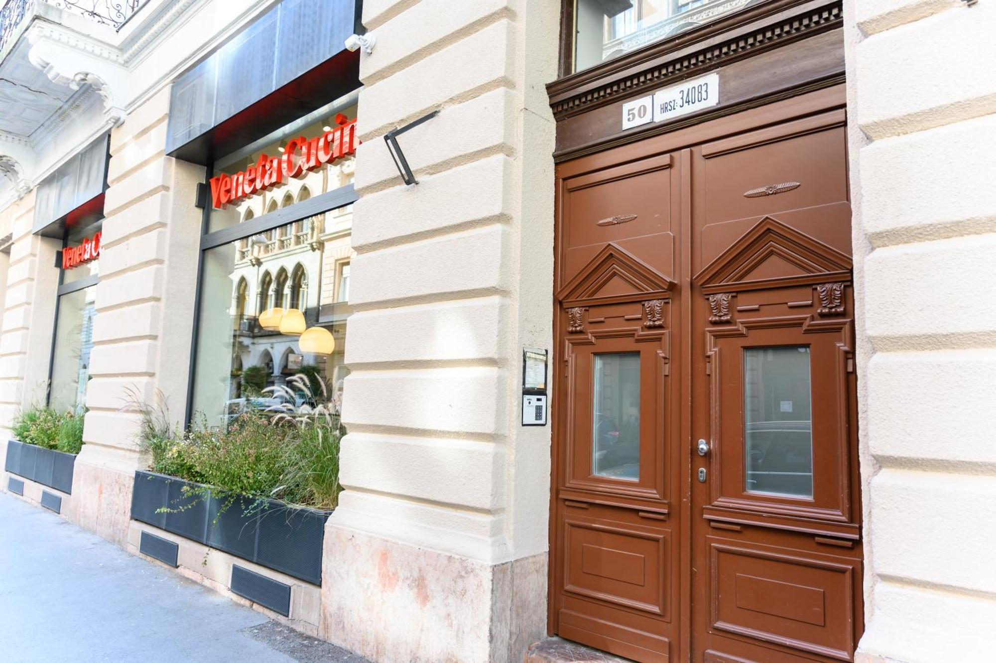 Bp Central Home, Budapest
